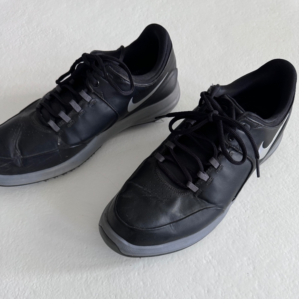 Mens NIKE golf shoes
